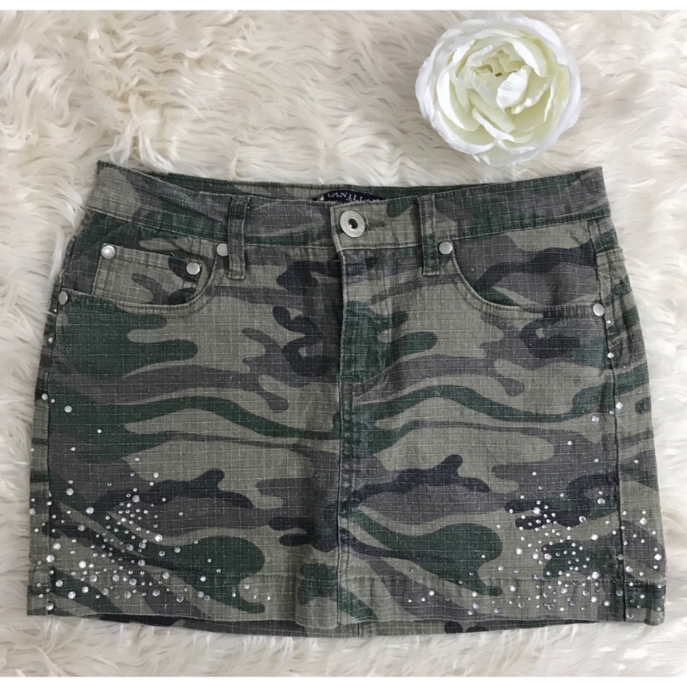 VANILLA RHINESTONE CAMO MINI SKIRT SIZE 5